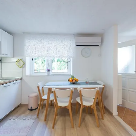 Marito Apartment *